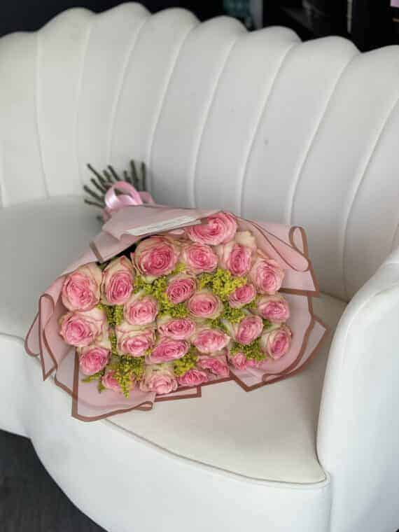 Romantic Rose Oasis: Captivating Bouquet for New Beginnings