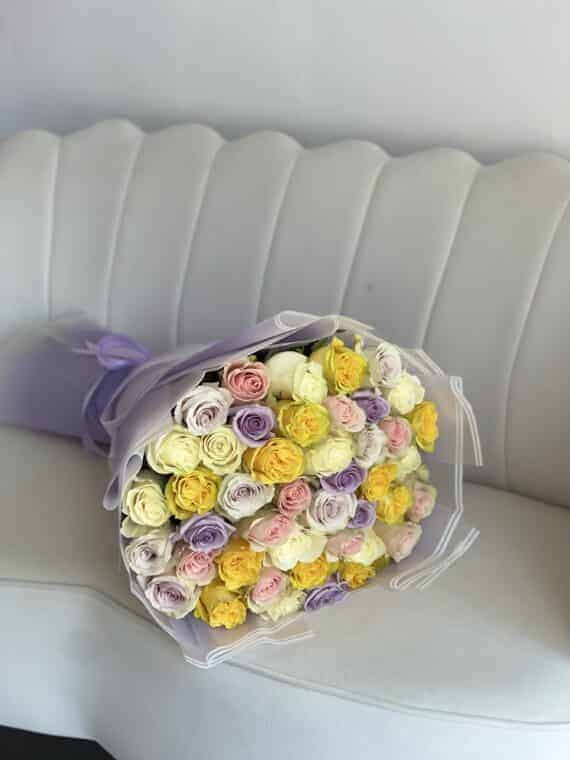 Vibrant Rose Bouquet - Luxurious Beauty for Every Occasion