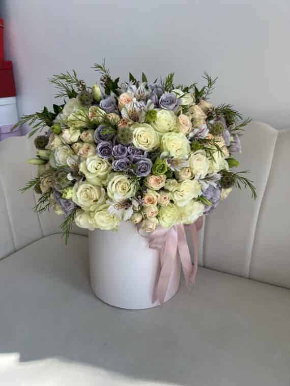 Ethereal Rose Bouquet: Enchanting Beauty for Every Occasion