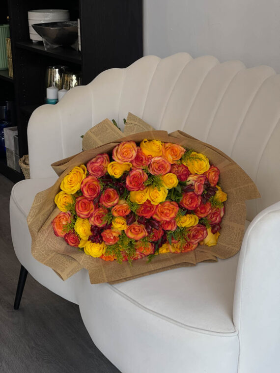 Luxury in Bloom: Premium Roses, Solidago & Alstroemeria