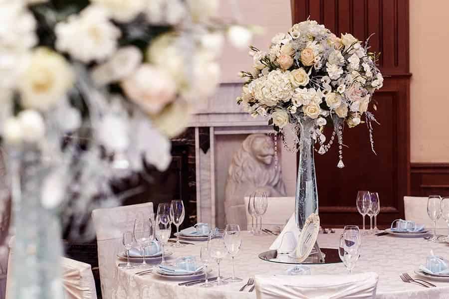Wow Factor: 7 Unforgettable Wedding Flower Arrangements