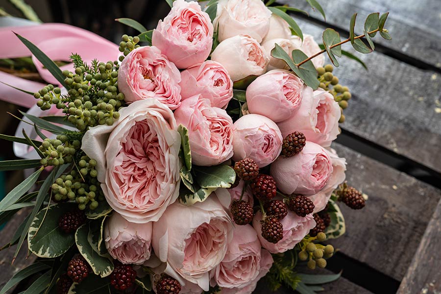 Top Seasonal Flowers for Wedding Bouquets